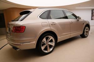 Bentley Bentayga V8 Centenary Specifications 2020 года  (UAE)